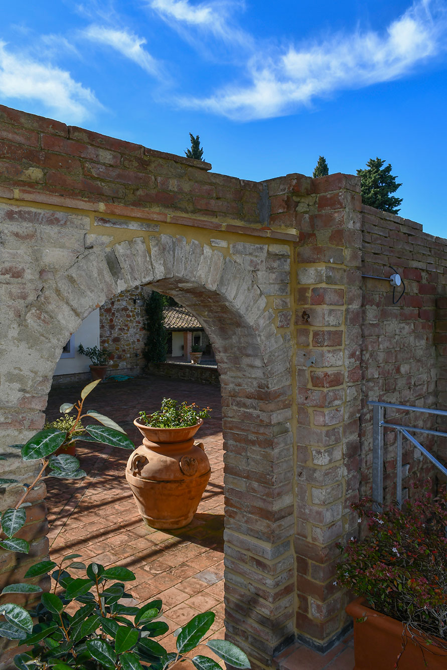 foto dei particolari del giardino di villa vittoria