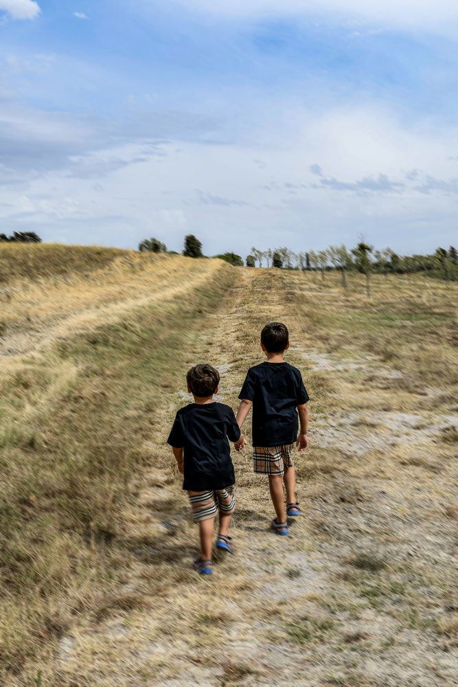 scatto fotografico per ritratto di fratellini